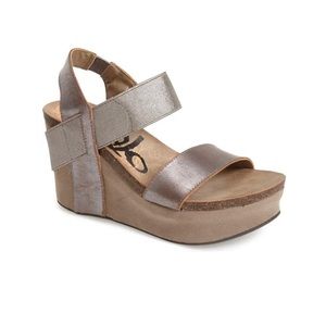Pewter OTBT bushnell wedge sandal